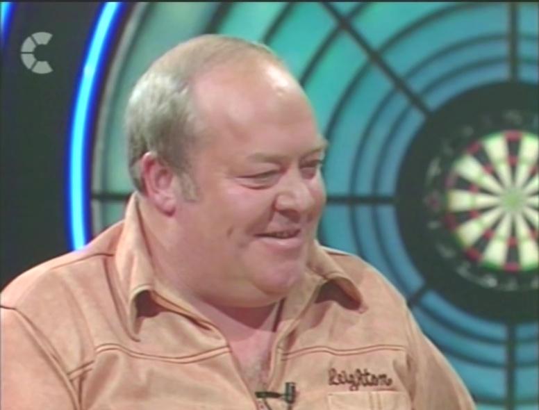 Leighton Rees smiling in series 8 of Bullseye