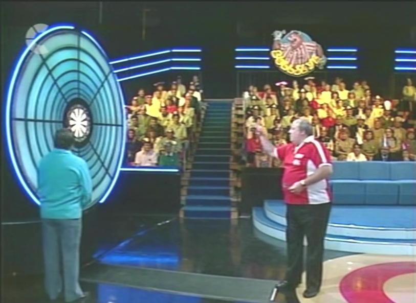 Leighton Rees throwing darts in series 9 of Bullseye